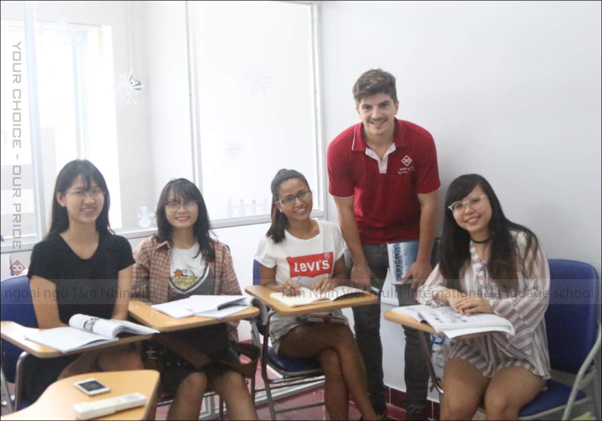 Có nên học tiếng Anh tại Ngoại ngữ Tầm Nhìn Việt