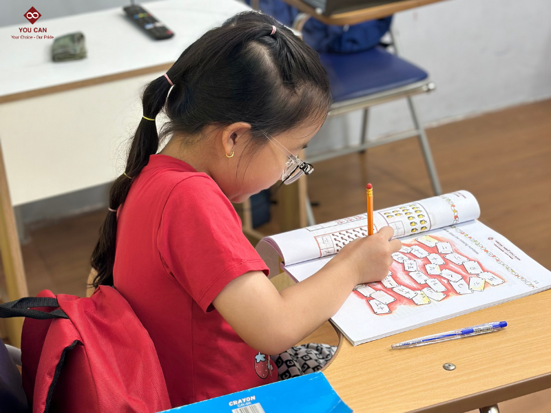 Bé có thể viết được chữ Hán
